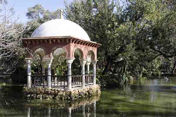 Sevilla 049 - parque de María Luisa - plaza de España - pabellón de Alfonso XII.jpg